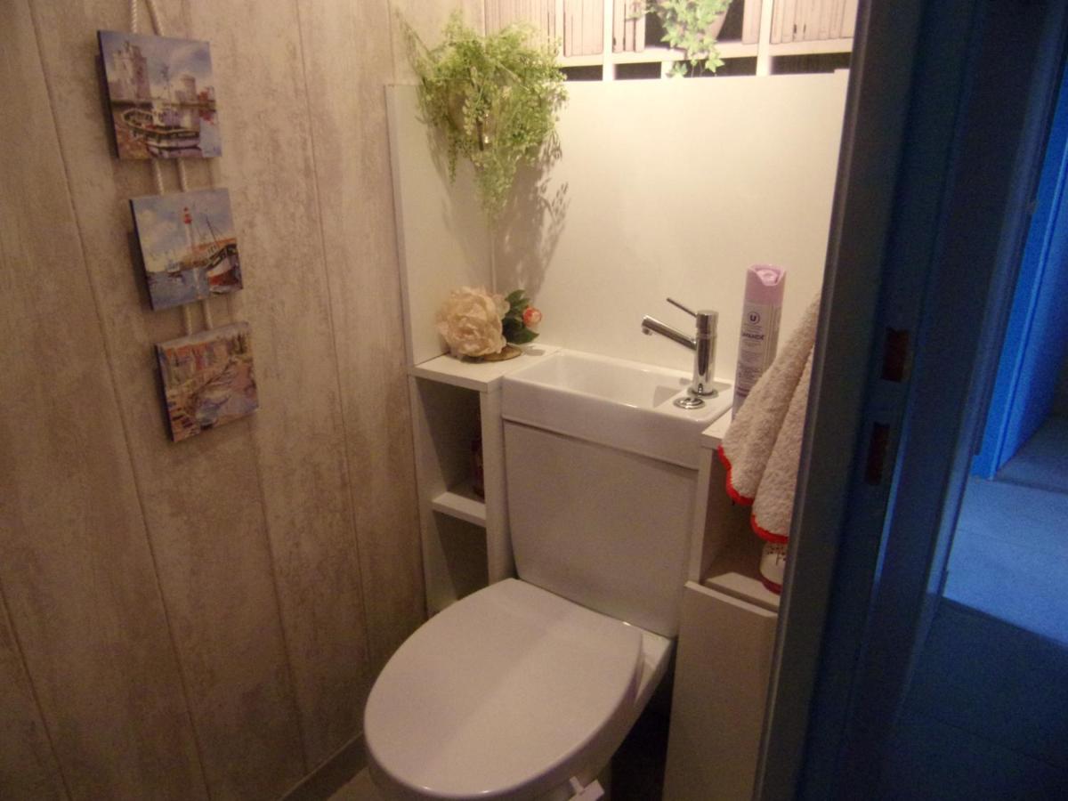 Chambre Lit Double Dans Pavillon , Chez Lilyanne 톤네이샤랑트 외부 사진