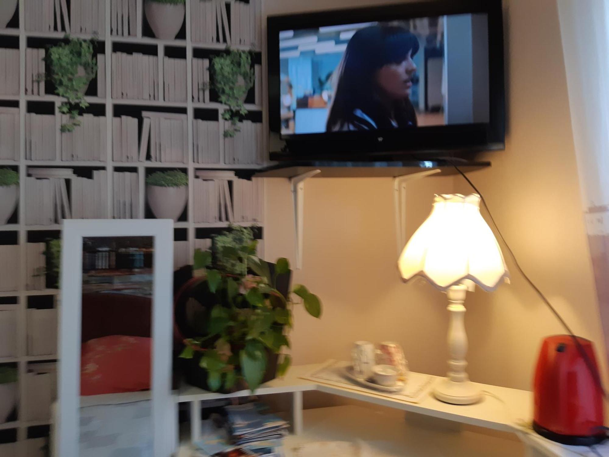 Chambre Lit Double Dans Pavillon , Chez Lilyanne 톤네이샤랑트 외부 사진